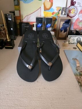 Tory Burch Flip Flops 6 M Discontinued design